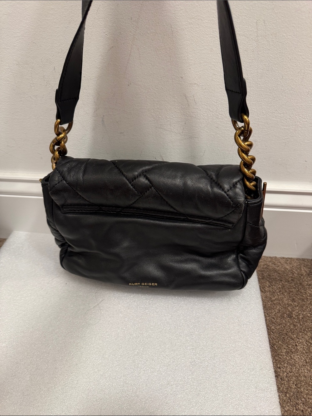 Kurt Geiger quilted black shoulder bag purse - Picture 3 of 7